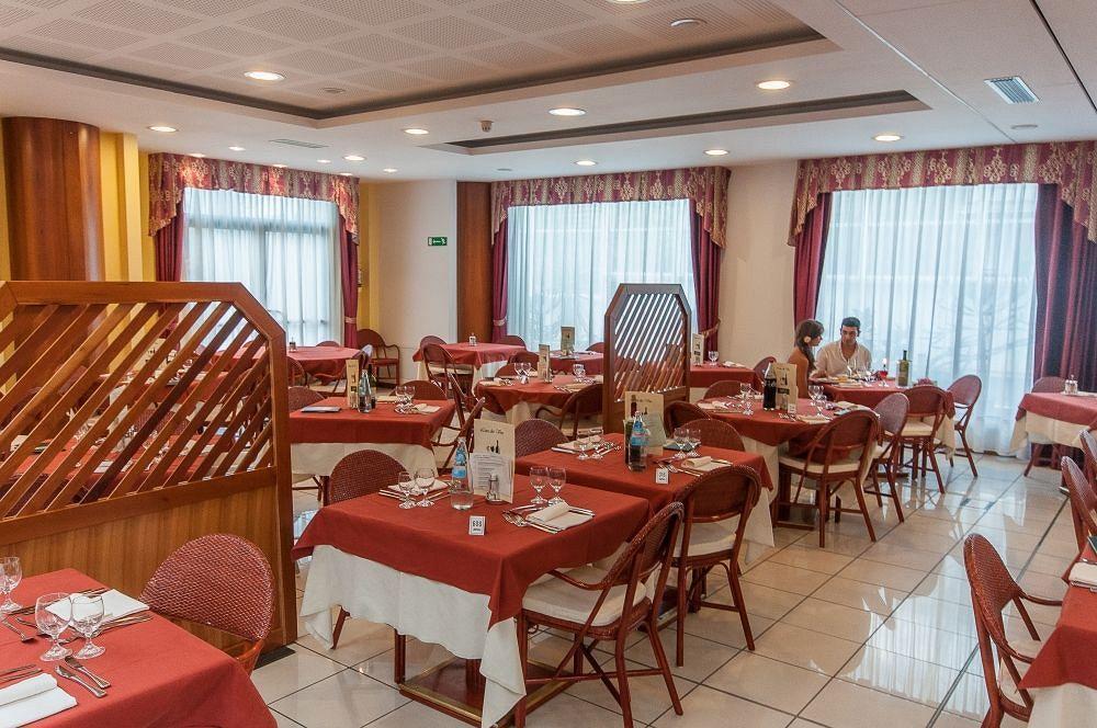 Alpholiday Dolomiti Wellness & Family Hotel Dimaro Eksteriør bilde