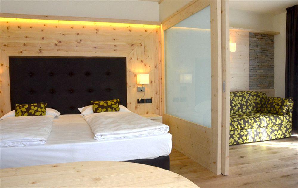 Alpholiday Dolomiti Wellness & Family Hotel Dimaro Eksteriør bilde