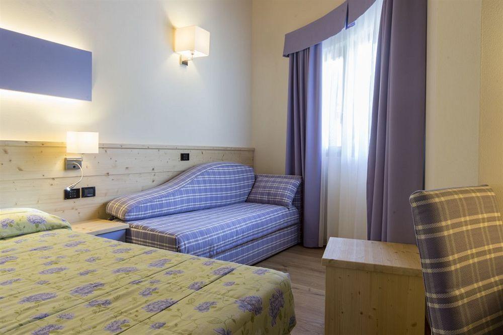 Alpholiday Dolomiti Wellness & Family Hotel Dimaro Eksteriør bilde