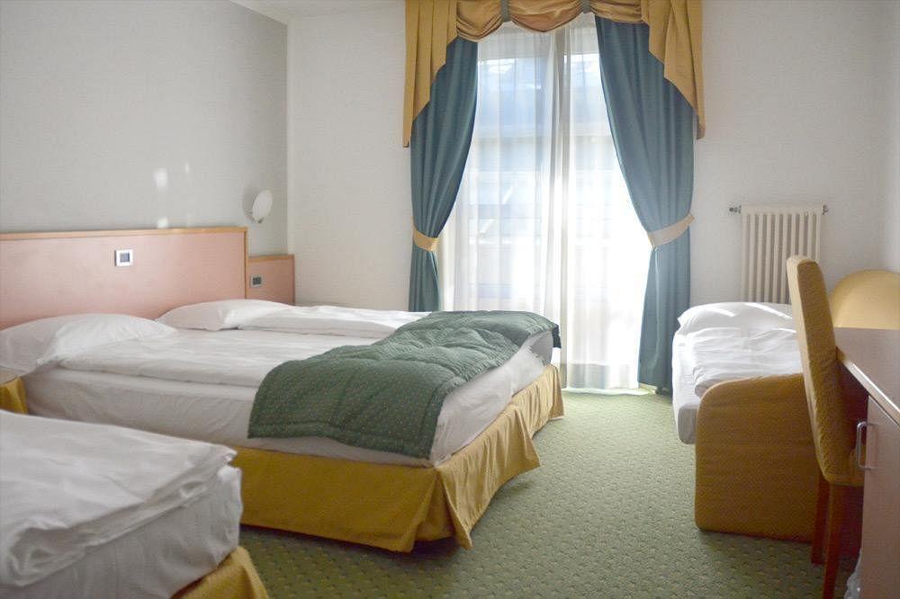 Alpholiday Dolomiti Wellness & Family Hotel Dimaro Eksteriør bilde