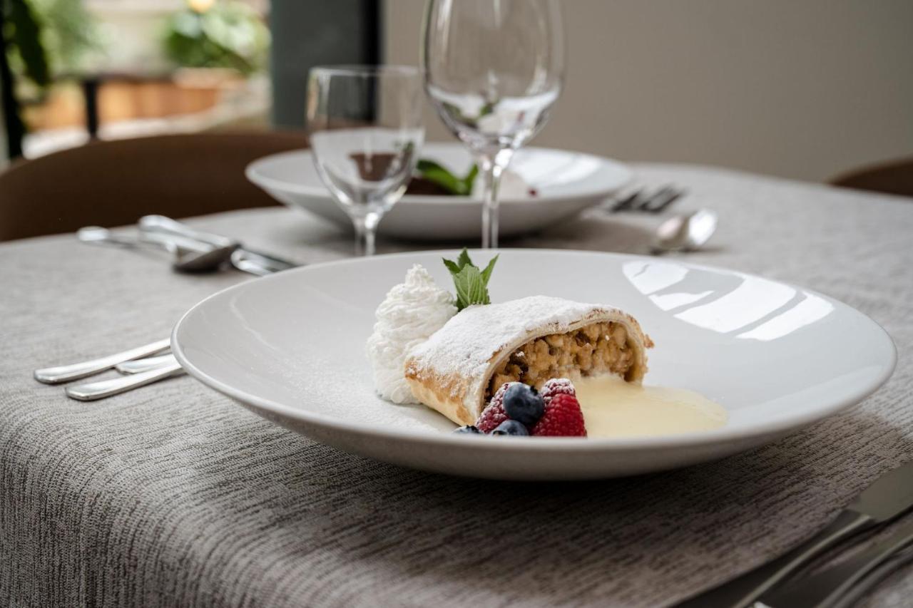 Alpholiday Dolomiti Wellness & Family Hotel Dimaro Eksteriør bilde