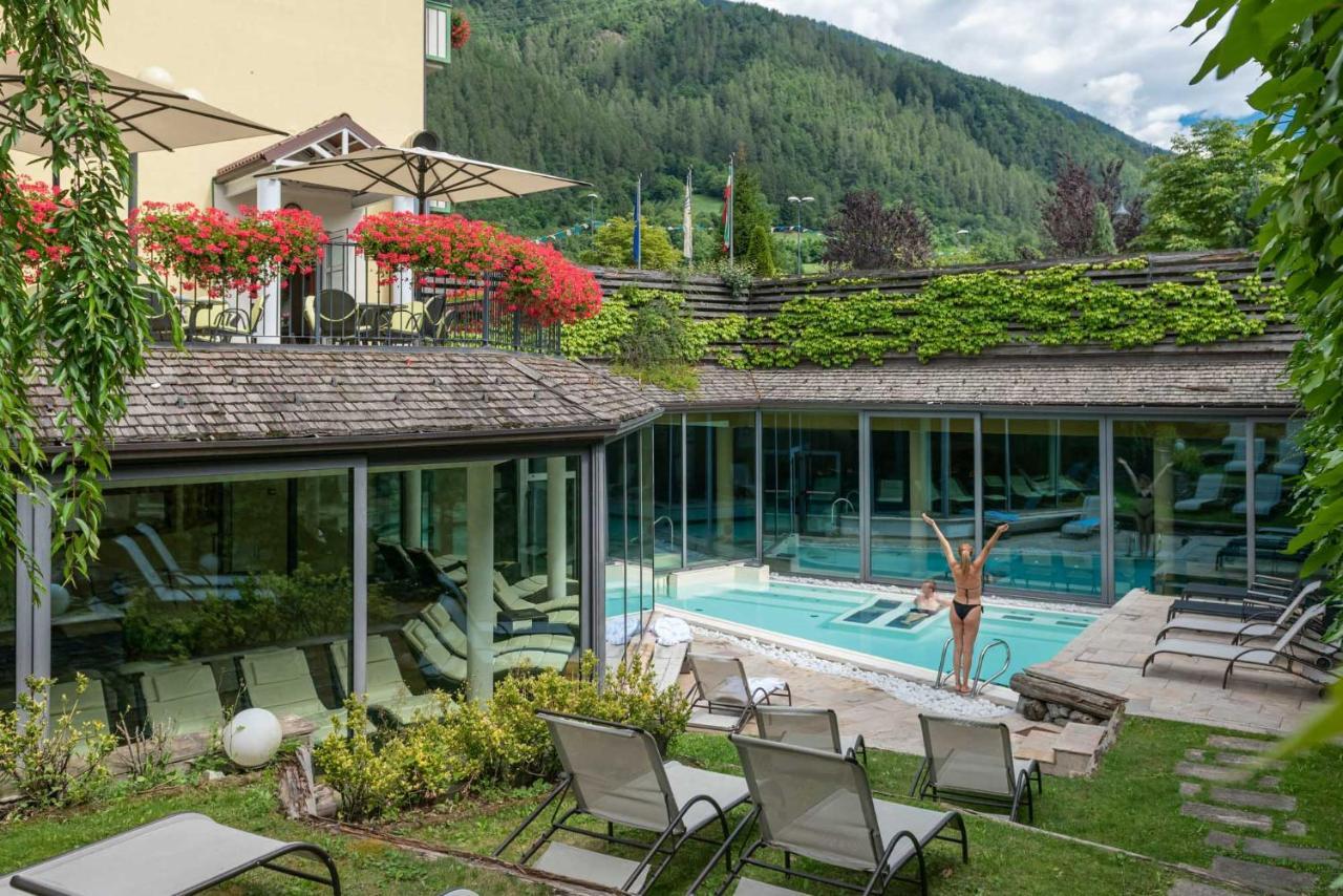 Alpholiday Dolomiti Wellness & Family Hotel Dimaro Eksteriør bilde