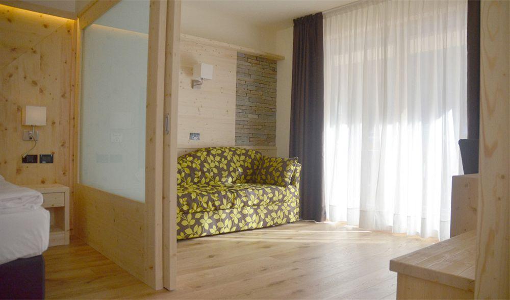 Alpholiday Dolomiti Wellness & Family Hotel Dimaro Eksteriør bilde