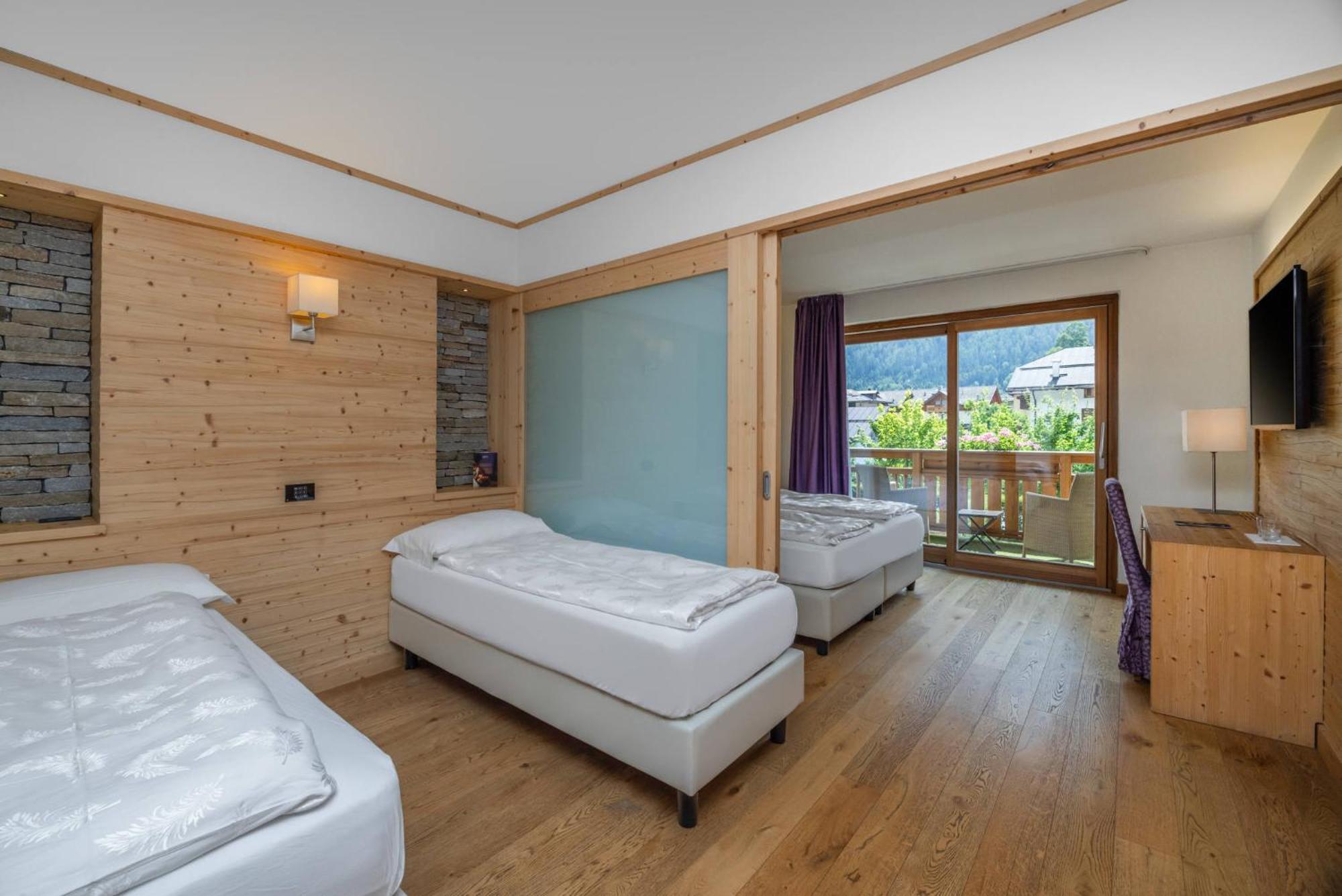 Alpholiday Dolomiti Wellness & Family Hotel Dimaro Rom bilde