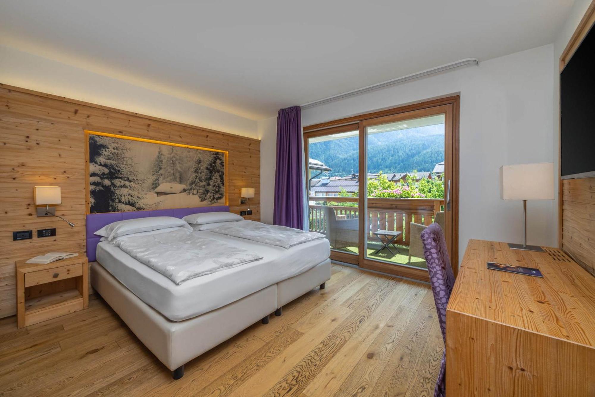 Alpholiday Dolomiti Wellness & Family Hotel Dimaro Rom bilde