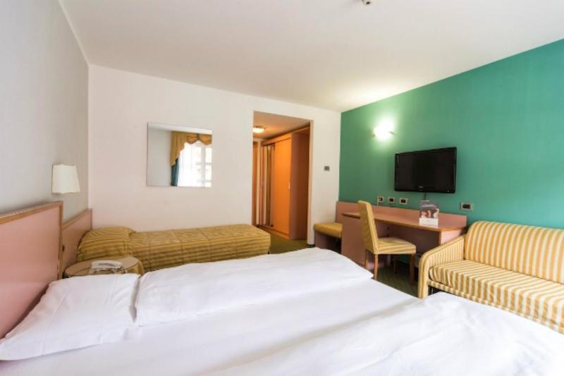 Alpholiday Dolomiti Wellness & Family Hotel Dimaro Eksteriør bilde