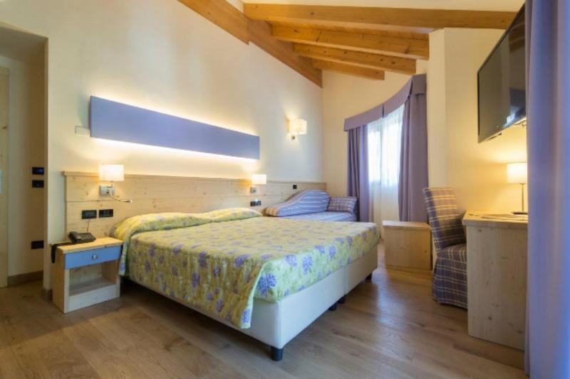 Alpholiday Dolomiti Wellness & Family Hotel Dimaro Eksteriør bilde