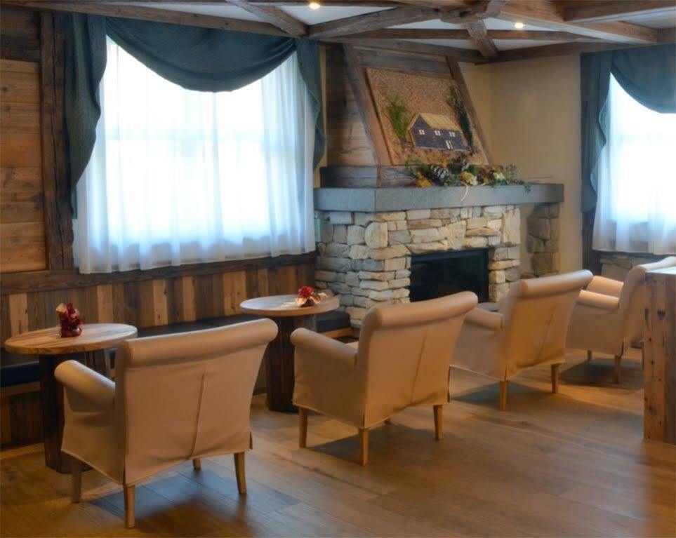 Alpholiday Dolomiti Wellness & Family Hotel Dimaro Eksteriør bilde
