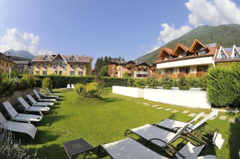 Alpholiday Dolomiti Wellness & Family Hotel Dimaro Eksteriør bilde